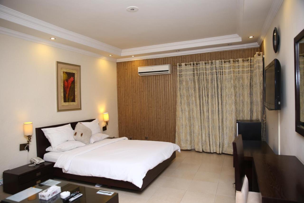 Safari Club 3 Bahria Town Hotel Rawalpindi Eksteriør billede